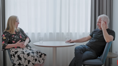 Helen Joyce and Peter Boghossian talking across a table